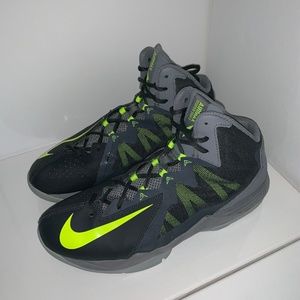 Nike Airmax Stutter Step 2 Size 9 Men's Shoes